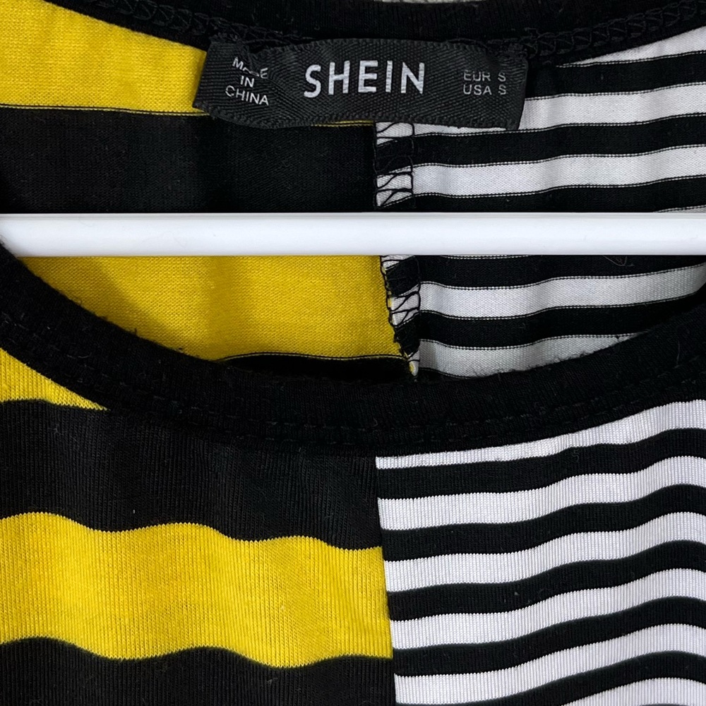 Shein Print Colorblock Strip Black Yellow Short Sleeve Tee - Picture 3 of 5